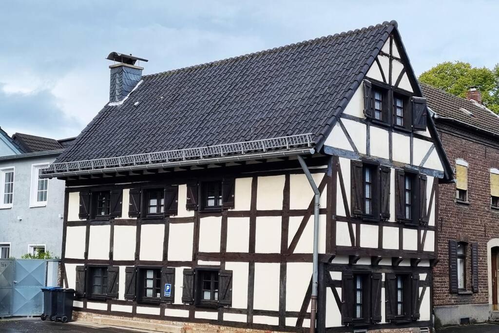 Altes Romantisches Fachwerkhaus In Rheinnaehe Auch Fuer Workation Geeignet 科隆 外观 照片